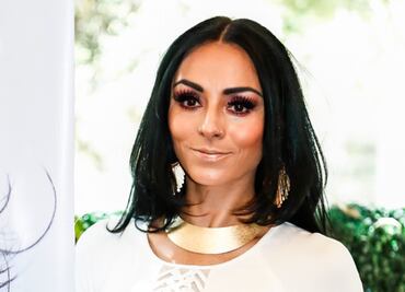 Ivonne Montero se cae en pleno show