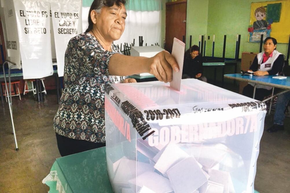 En escala de cero al 100, los mexicanos calificaron con 18 su satisfacción respecto al funcionamiento de la democracia. (ARCHIVO. EL UNIVERSAL)