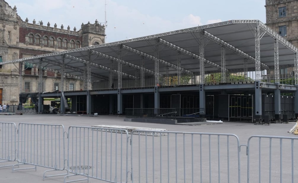 Instalación del FIFA Fan Fest en el Zócalo. Foto: Santiago Cadena / EL UNIVERSAL