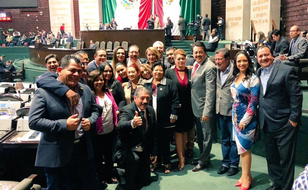 Integrantes del grupo parlamentario del Partido del Trabajo en San Lázaro. Foto: Especial