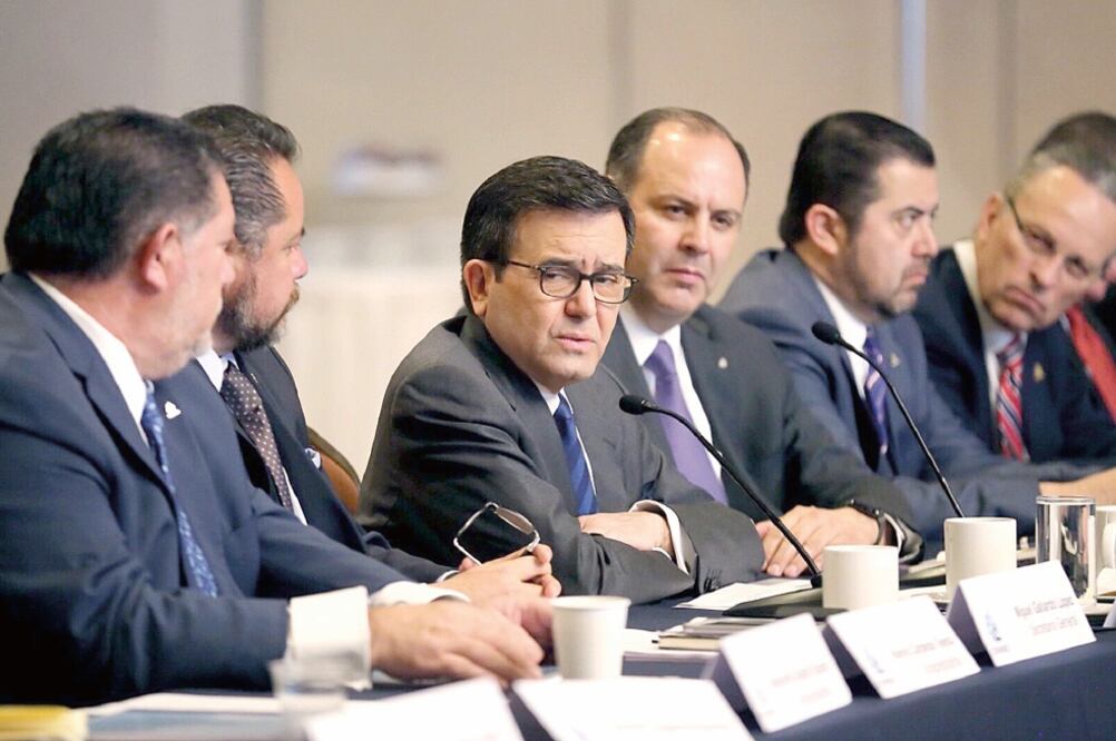 El secretario de Economía, Ildefonso Guajardo, declaró que aunque existen temas que pueden ser analizados bilateralmente, la esencia del TLCAN es que está conformado por tres naciones (CORTESÍA SE)