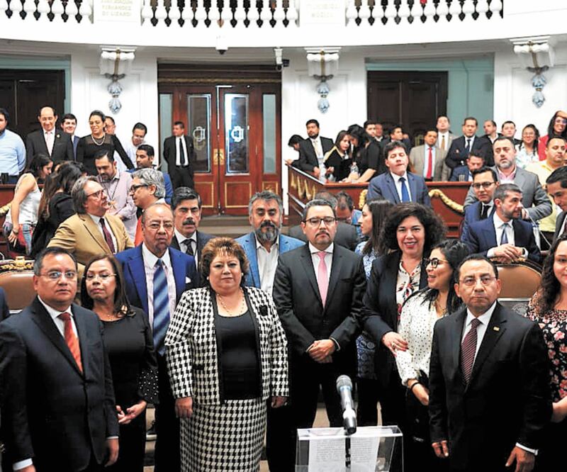 El Congreso local ratificó a los magistrados del TSJ Jorge Guerrero Meléndez, Rosalba Guerrero Rodríguez, Josefina Rosey González y Juan Arturo Saavedra, a quienes ayer les tomaron protesta. Foto: ESPECIAL