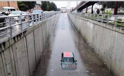 Lluvia colapsa Pachuca y arrastra puestos de tianguis