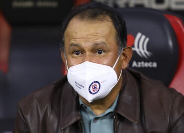 Juan Reynoso considera que a Cruz Azul le falta "tranquilidad para atacar"