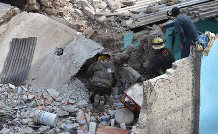 Reportan una persona muerta tras explosión y derrumbe de casa en la colonia Pensil Norte 