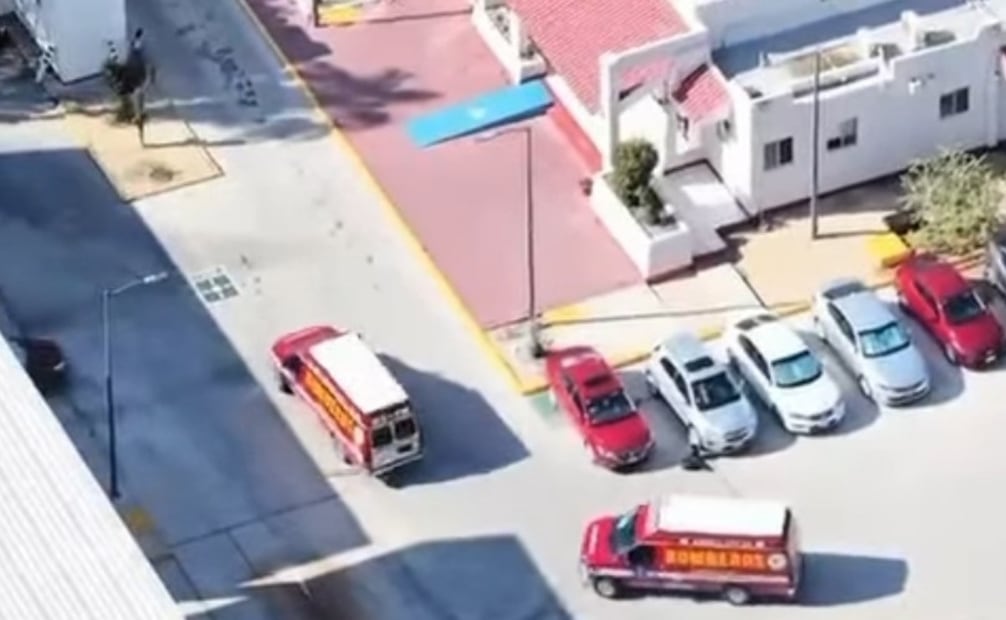 Rescatan a dos hombres con dificultades para salir del mar en Los Cabos, BCS; uno sufrió traumatismo craneal.
Foto: Especial.