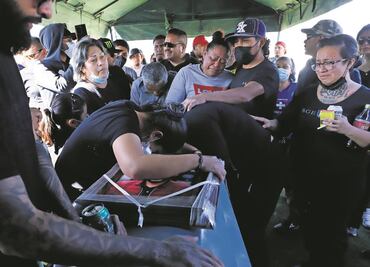 Cerveza y llanto inundan último adiós a "El Mijis"