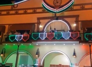 VIDEO: Alcalde de Escárcega, Campeche, se confunde y dedica Grito de Independencia a “Josefa Ortiz de Pinedo”