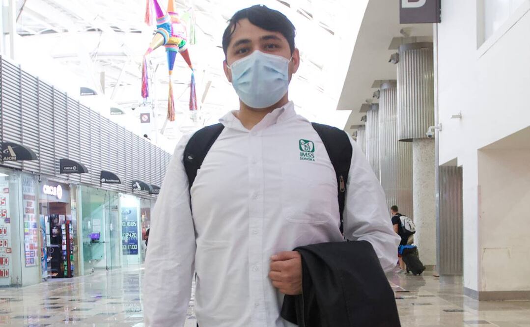 Saúl es el enfermero más joven del grupo que recién llegó de Hermosillo. Foto: Germán Espinosa/EL UNIVERSAL