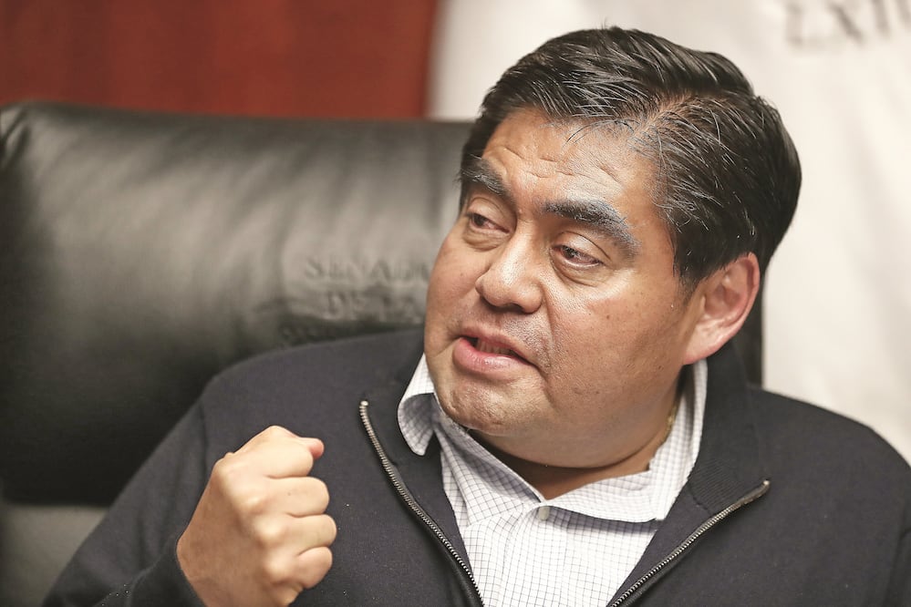 El senador Miguel Barbosa, integrante de Morena. (Alejandro Acosta/ EL UNIVERSAL)