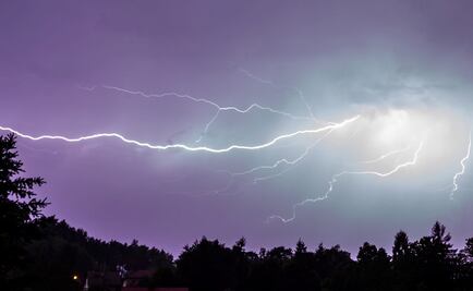 Mueren 98 personas en India por tormentas eléctricas