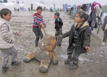 Refugiados en Grecia, atrapados y desesperados