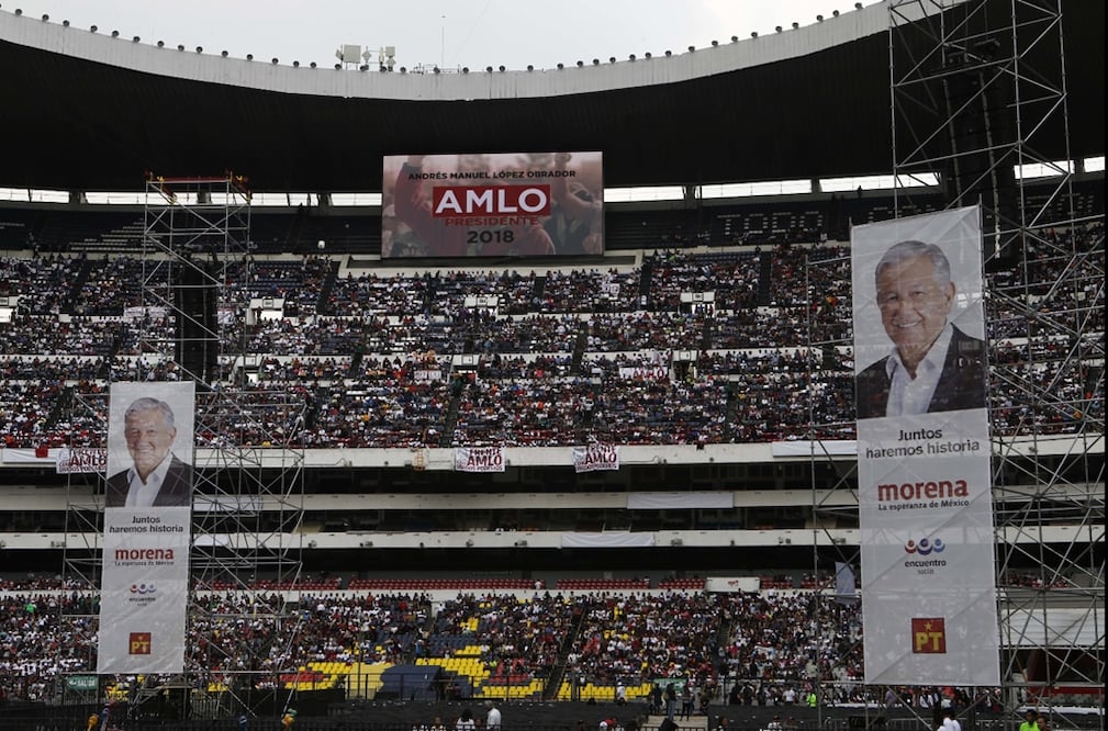 Los asistentes han comenzado a llegar al Estadio Azteca. FOTO: AP