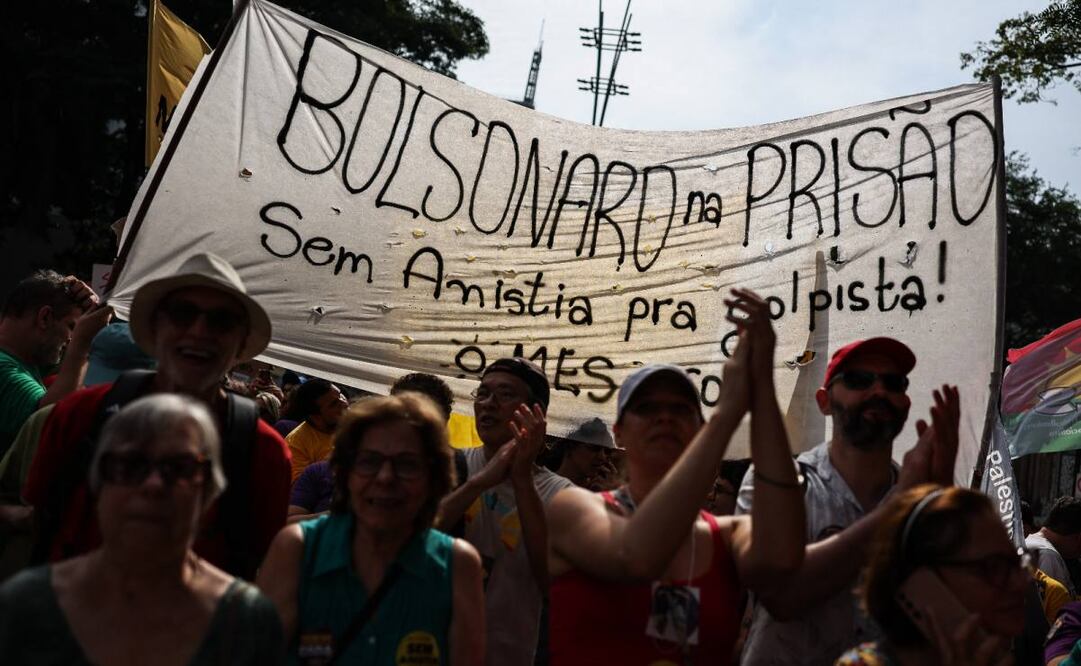 Cientos de brasileños exigen encarcelar a Bolsonaro y tumbar el proyecto de amnistía São Paulo el 30 de marzo del 2025. Foto: EFE