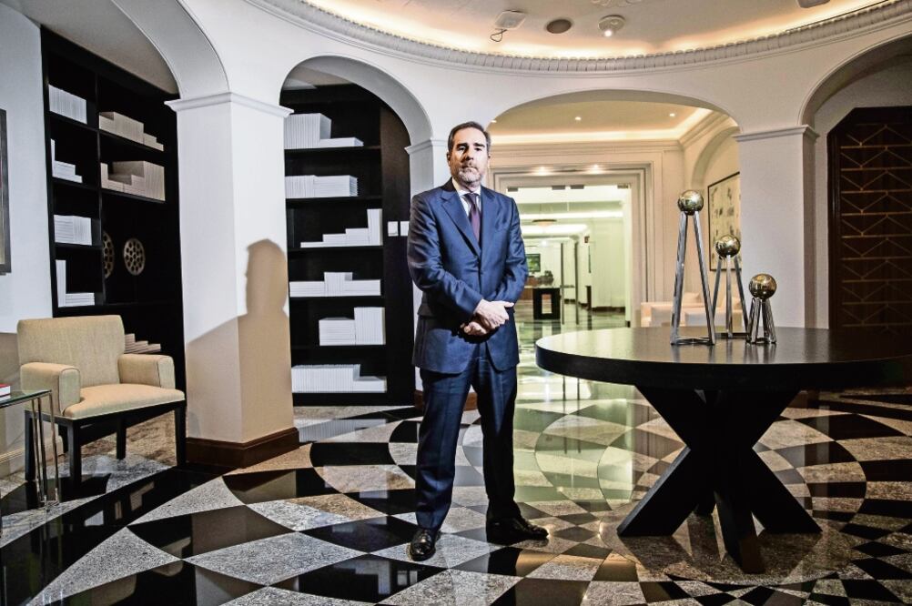 Héctor Grisi, de Santander, reconoció que el grupo avanza para confrontar los fraudes, pero no a la velocidad deseada (GERMÁN ESPINOSA. EL UNIVERSAL)