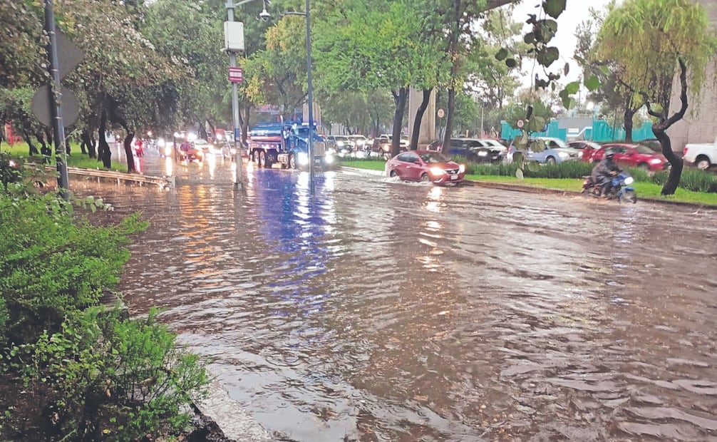 En Tlalpan, se registraron anegaciones en vialidades. Foto: Especial