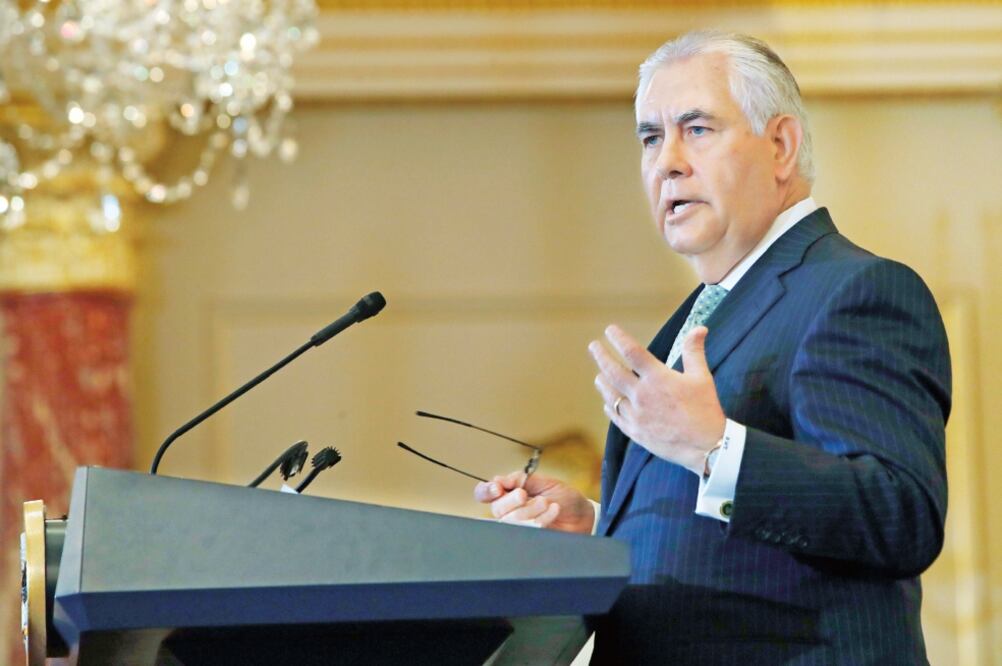 El secretario de Estado de EU, Rex Tillerson, presentó ayer el reporte sobre trata de personas (JACQUELYN MARTIN. AP)