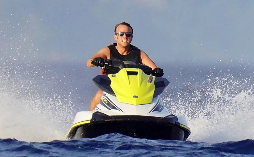 El presidente de Francia, Emmanuel Macron, durante sus vacaciones. Foto: Twitter