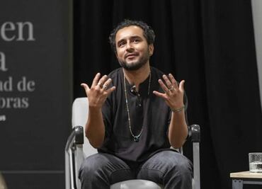 “Deportado se ha convertido en sinónimo de criminal y no es así”: entrevista a Javier Zamora