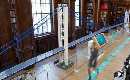 Conoce el puente más largo del mundo hecho de figuras Lego