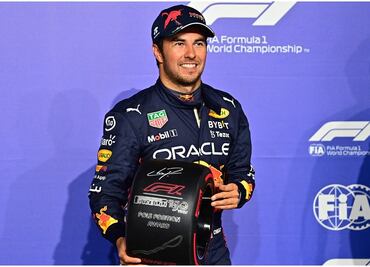 Checo Pérez consigue su primer pole position; la Fórmula 1 y Red Bull lo felicitan