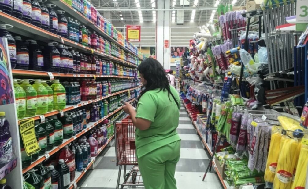 Covid-19: Experto sugiere que superficies no propagan mucho el coronavirus