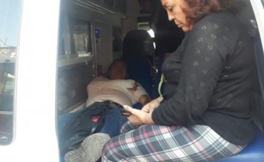 Se desploma segundo piso de un edificio en la Morelos