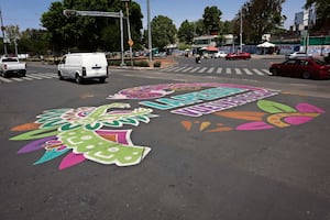 Pintan cruceros por Mundial de Futbol