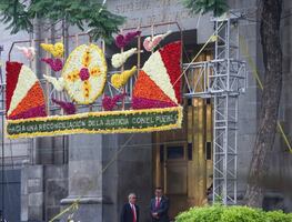 Vamos a trabajar para hacer una Suprema Corte diferente: Hugo Aguilar; adornan el Máximo Tribunal con arco floral