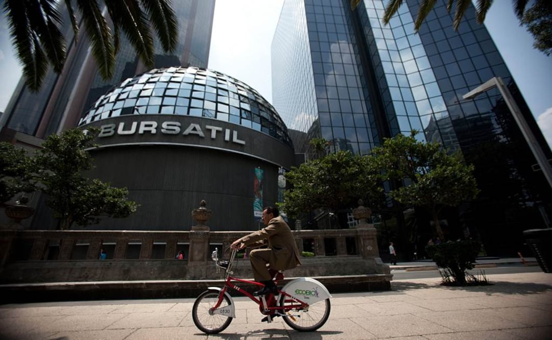 BMV cierra con ganancia de 0.54%