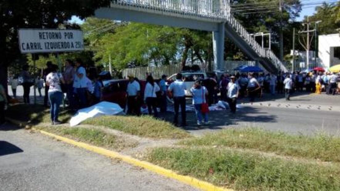 Trabajadores reanudan protestas en Tabasco