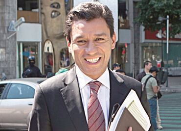 Jesús Valencia renuncia al PRD tras 14 años de militancia