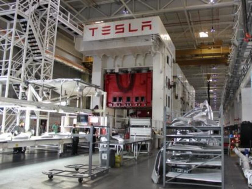 Tesla es acusado de encubrir narcotráfico 
