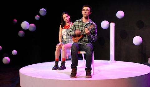 Te quiero hasta la luna, una comedia sobre el amor y los reencuentros; consigue entradas con descuento