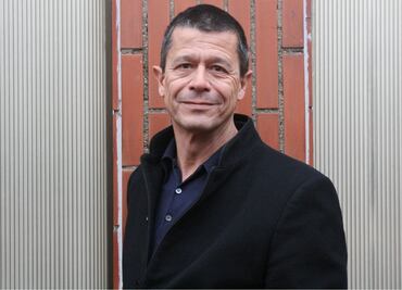 Es más divertido estrenar una cinta, que publicar un libro: Emmanuel Carrère