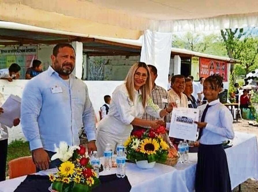 Zulma Carvajal y su esposo se dirigían a promover a la exjefa de Gobierno cuando fueron atacados por hombres armados. Foto: Especial