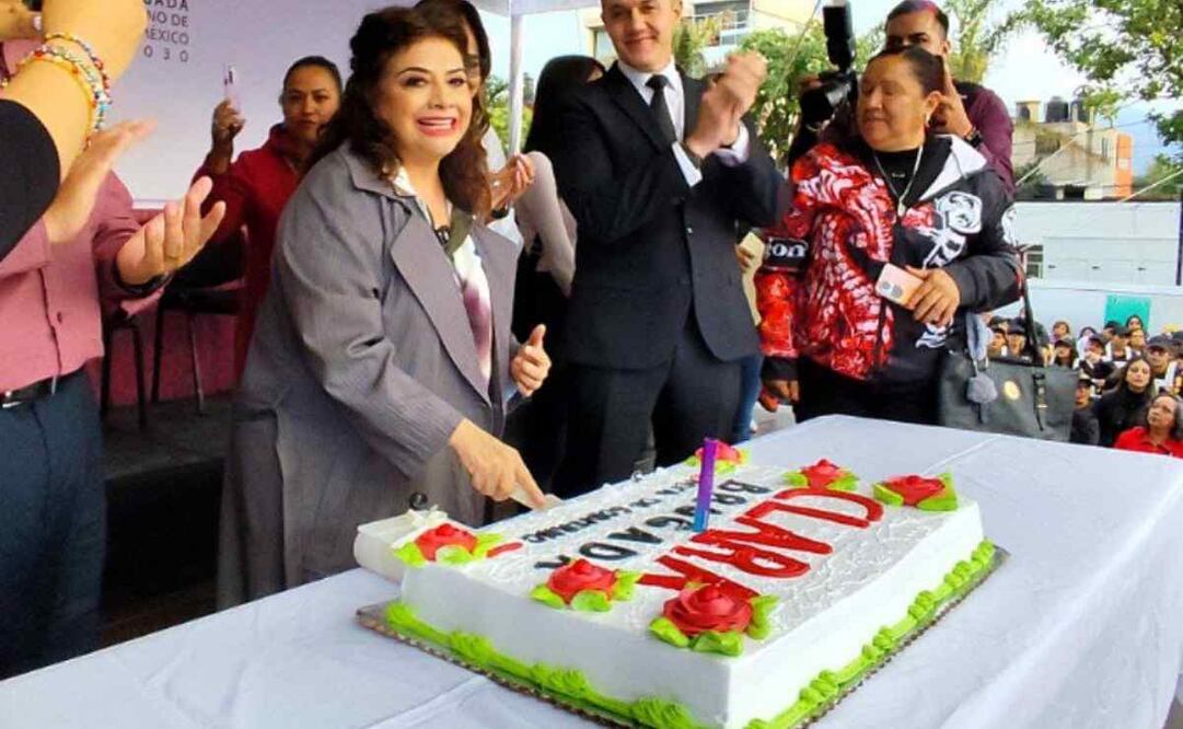 Vecinos de Cuajimalpa celebraron el cumpleaños de Clara Brugada que será el próximo 12 de agosto. Foto: Especial