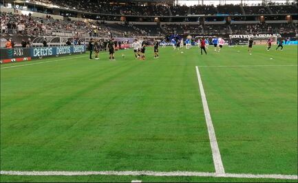 En malas condiciones la cancha del  AT&T Stadium para el México vs Islandia