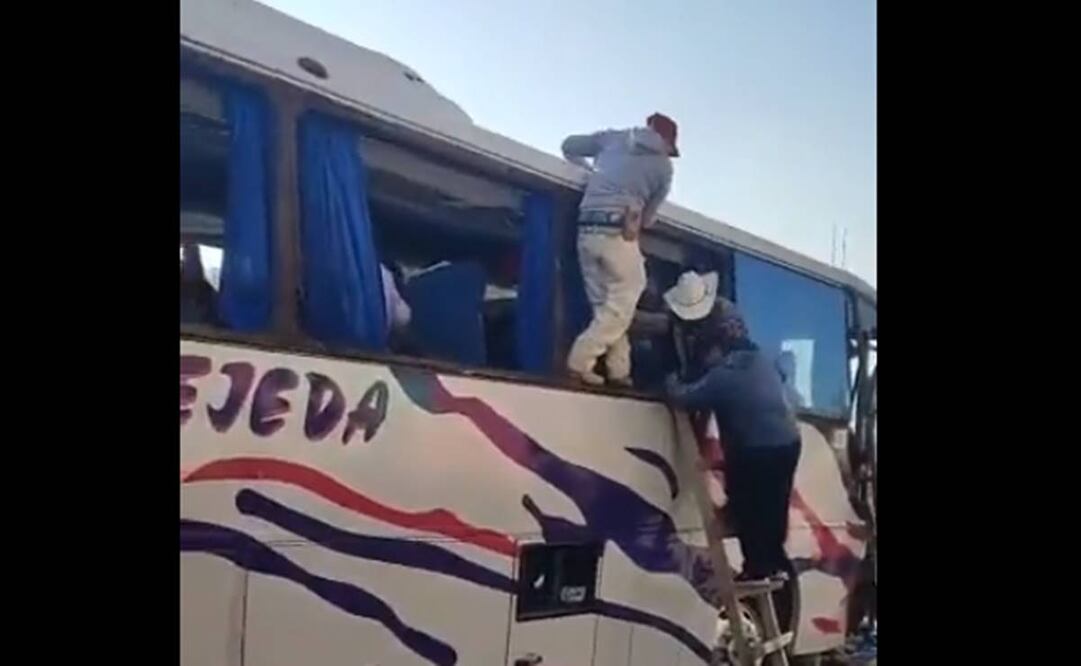 Autobús choca contra casa y deja 50 heridos en Joquicingo