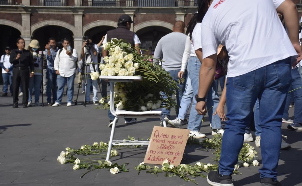 Protesta por la desaparición de Kimberly frente a Palacio de Gobierno de Morelos. Foto: Tony Rivera / EL UNIVERSAL