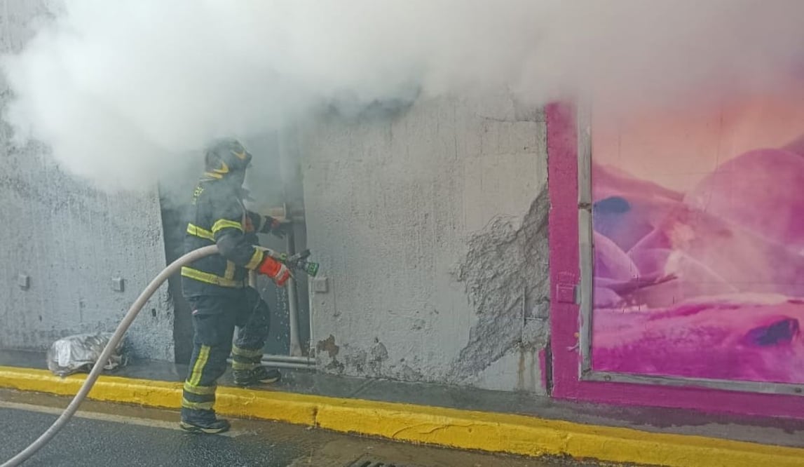 Incendio en cárcamo del Viaducto Miguel Alemán; no se reportan personas lesionadas. Foto: Especial