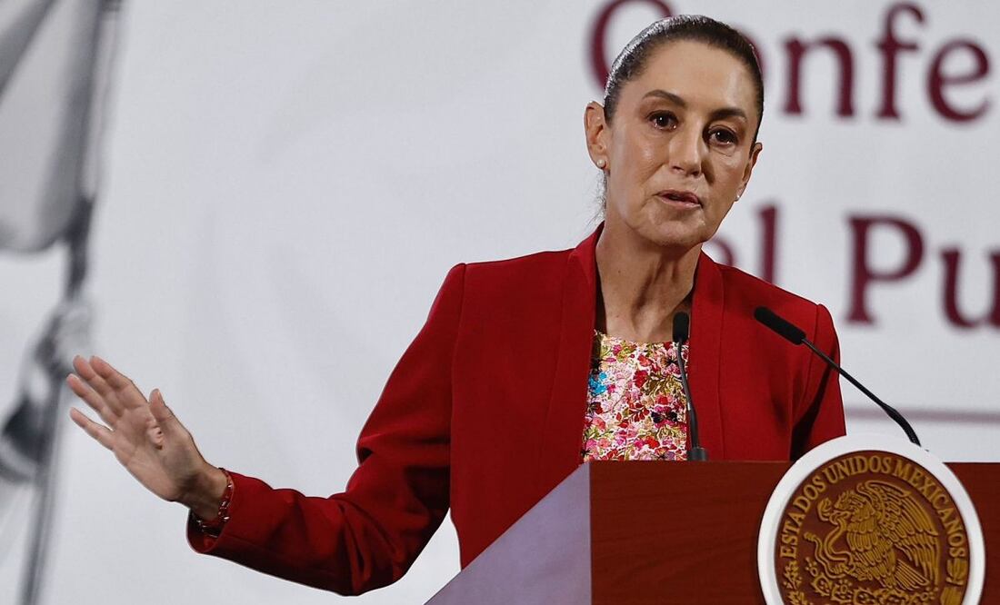 La presidenta Claudia Sheinbaum durante su conferencia matutina desde Palacio Nacional este lunes 27 de octubre de 2025. Foto: Berenice Fregoso/ EL UNIVERSAL