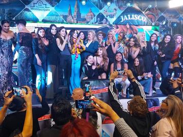 Gloria Trevi arma alboroto en la colonia Roma y disfruta de su bioserie entre lágrimas