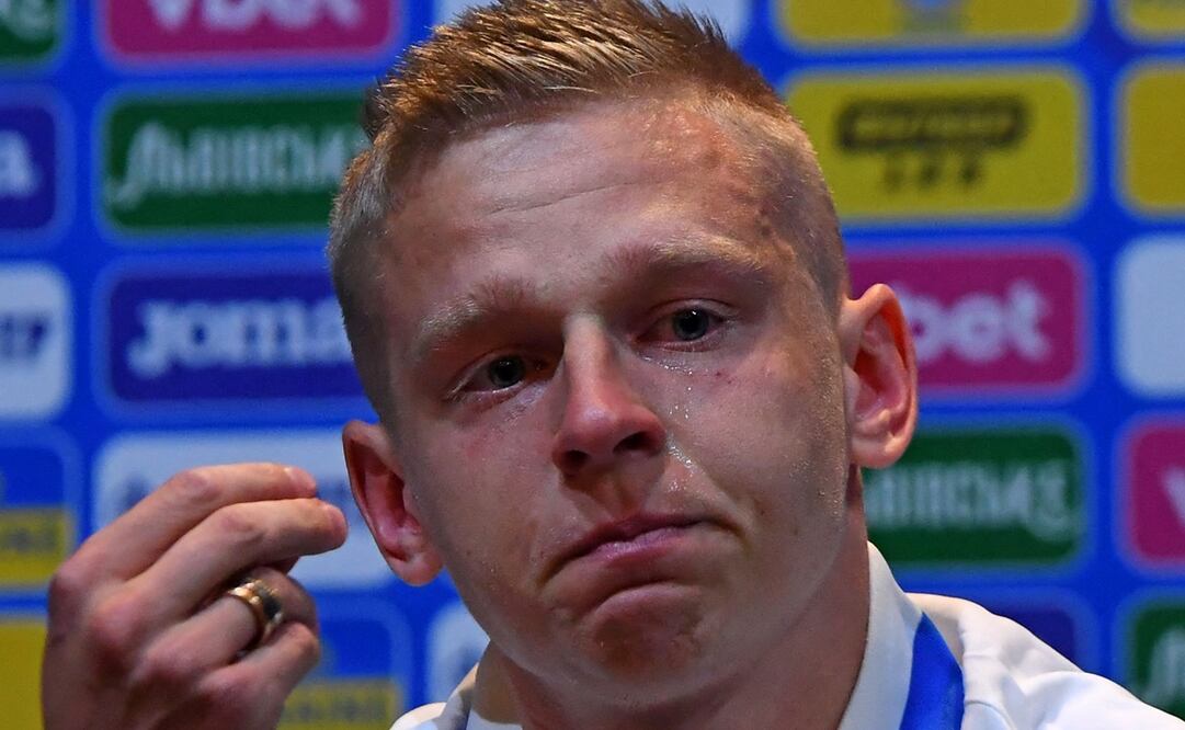 Oleksandr Zinchenko llorando previo al duelo ante Escocia - FOTO: AFP