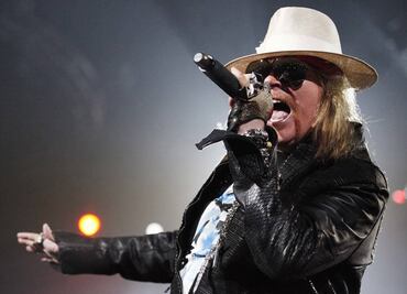 Axl Rose, líder de Guns N'Roses, es acusado de agresión sexual
