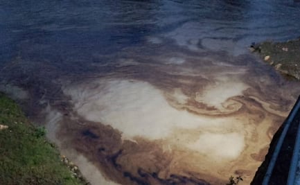 Derrame de hidrocarburo afecta al río Cazones, en Veracruz; suspenden bombeo de agua en Poza Rica