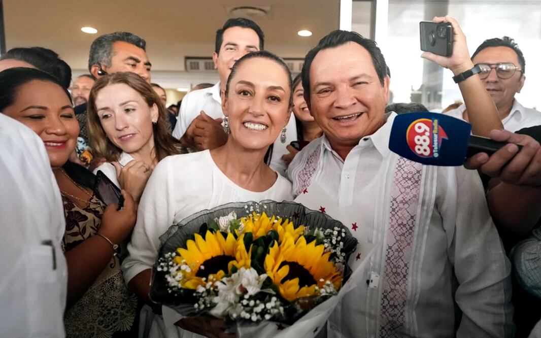 A su llegada a Mérida, Claudia Sheinbaum fue recibida por el gobernador electo Joaquín Mena Diaz. Foto: especial