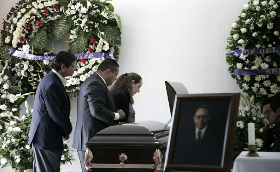 Eugenia Solana acudió al velorio de su padre Fernando Solana, en el panteón Francés. Foto: Alejandra Leyva/ EL UNIVERSAL 