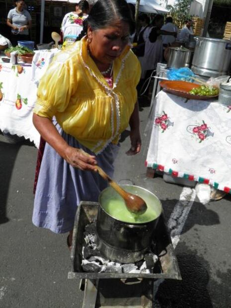 La cocinera viajera de Angahuan: Juanita Bravo