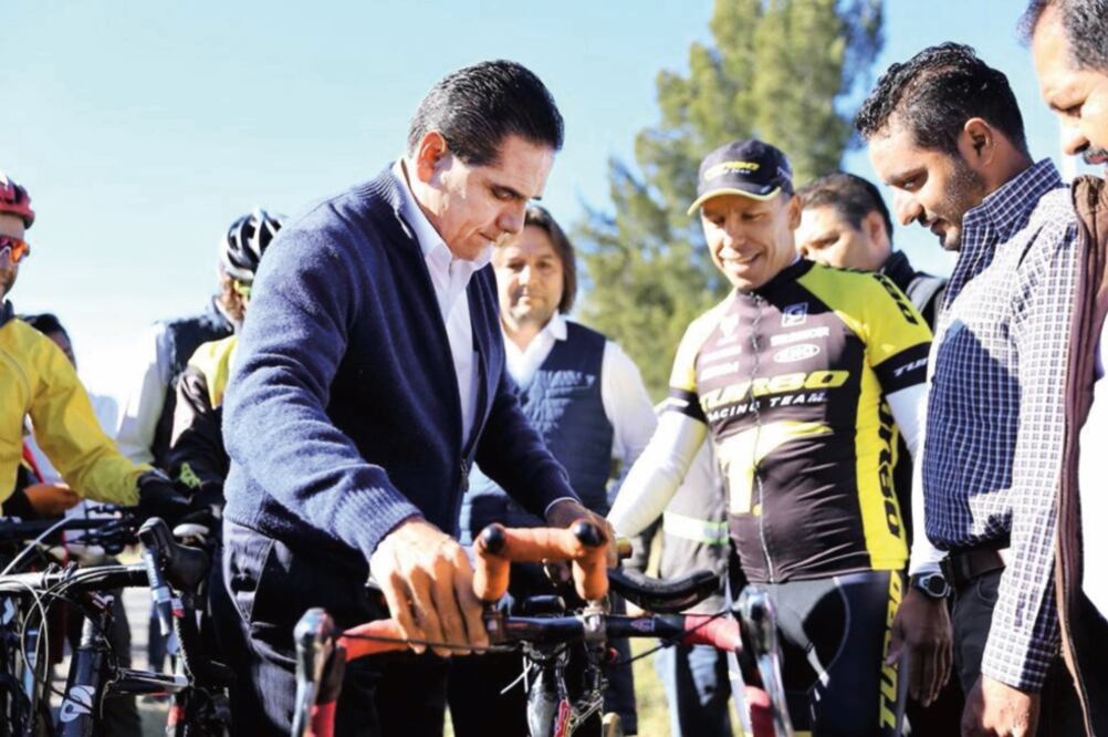 Como parte de la red de ciclovías en Michoacán, el gobernador Silvano Aureoles anunció la construcción del tramo Morelia-Pátzcuaro. (ESPECIAL)